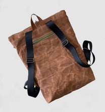 Load image into Gallery viewer, Harriet - saddle