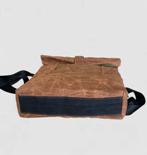 Load image into Gallery viewer, Harriet - saddle