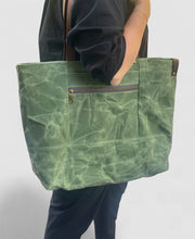 Load image into Gallery viewer, Norah - saddle