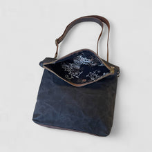 Load image into Gallery viewer, Tanner - black