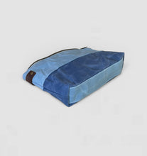 Load image into Gallery viewer, 2 stripe zippered pouch

