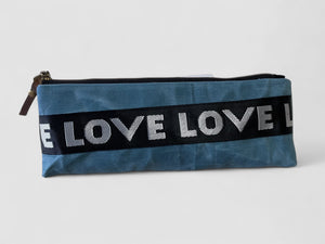 LOVE pouch - blue